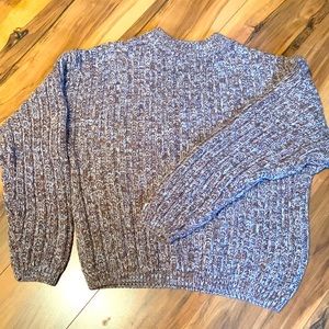 Small universal threads multicolor sweater